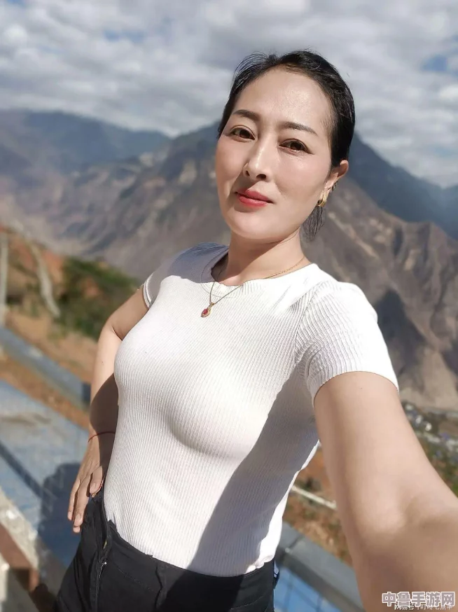 岳妇伦丰满69Ⅹ:网友热评9.5分,绝对不容错过的精彩之作 岳妇伦丰满69Ⅹ:网友热评9.5分,绝对不容错过的精彩之作