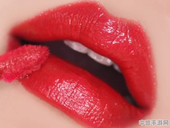 粉嫩诱惑!一抹蜜桃唇色让你秒变女神 ysl蜜桃色推荐 解锁初恋感美唇