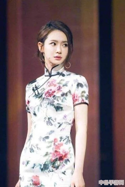 旗袍衣襟全开做运动好吗？解锁新姿势，体验不一样的＂旗袍健身＂，让你惊艳全场