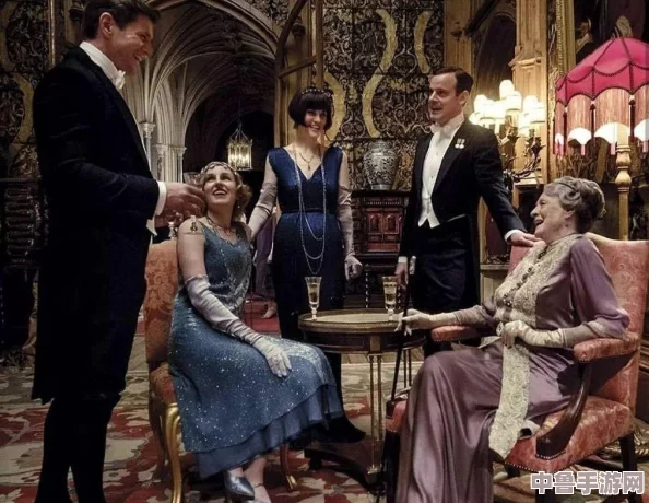 男仆扒开衣领 跪着让客人玩视频 模拟经营游戏《贵族庄园》引争议