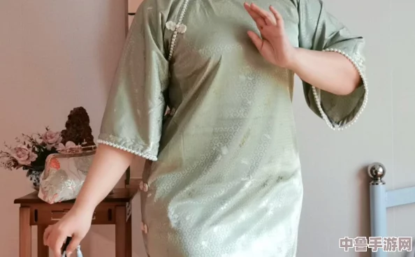 开襟旗袍做双人运动网站 - 解锁姿势新花样，体验旗袍魅力与运动激情的完美融合