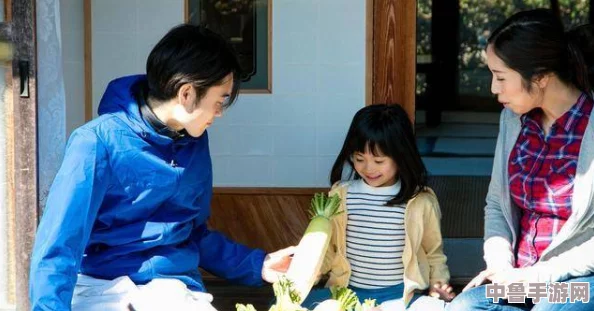 日本亲与子乱偷iHD:隐秘家庭的惊人真相,揭开禁忌之门背后的社会困境 日本亲与子乱偷iHD:隐秘家庭的惊人真相,揭开禁忌之门背后的社会困境