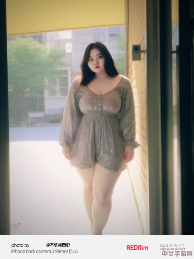日本丰满胖乎乎BBWBBw:用户热评赞美多样风格,展现独特魅力与自信之美 日本丰满胖乎乎BBWBBw:用户热评赞美多样风格,展现独特魅力与自信之美