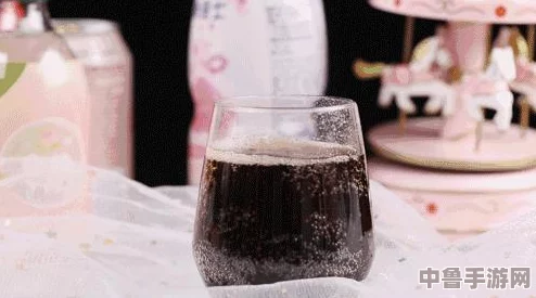 “Yeezy 380蜜桃粉满：用户热评揭示其色彩魅力与舒适性兼备的完美结合”